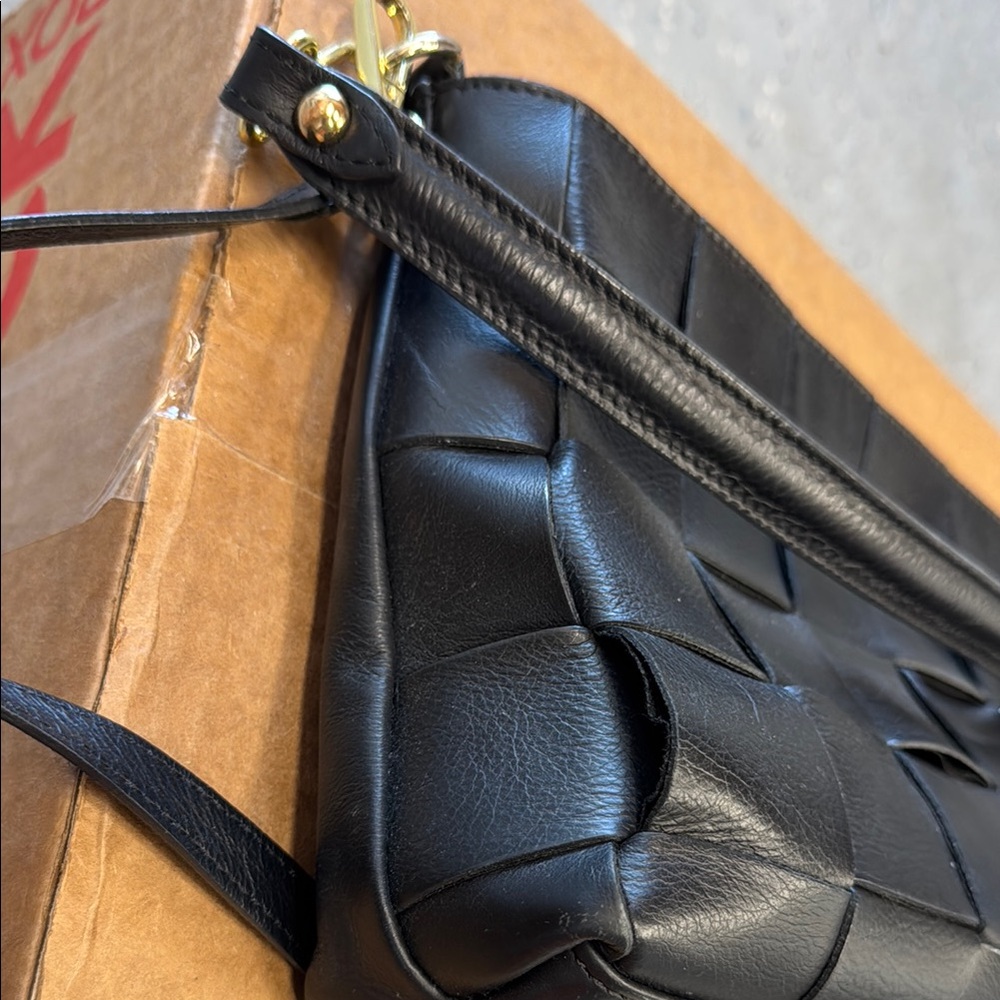 Anna Paola Black Leather Woven Shoulder/crossbody Bag - Picture 8 of 8